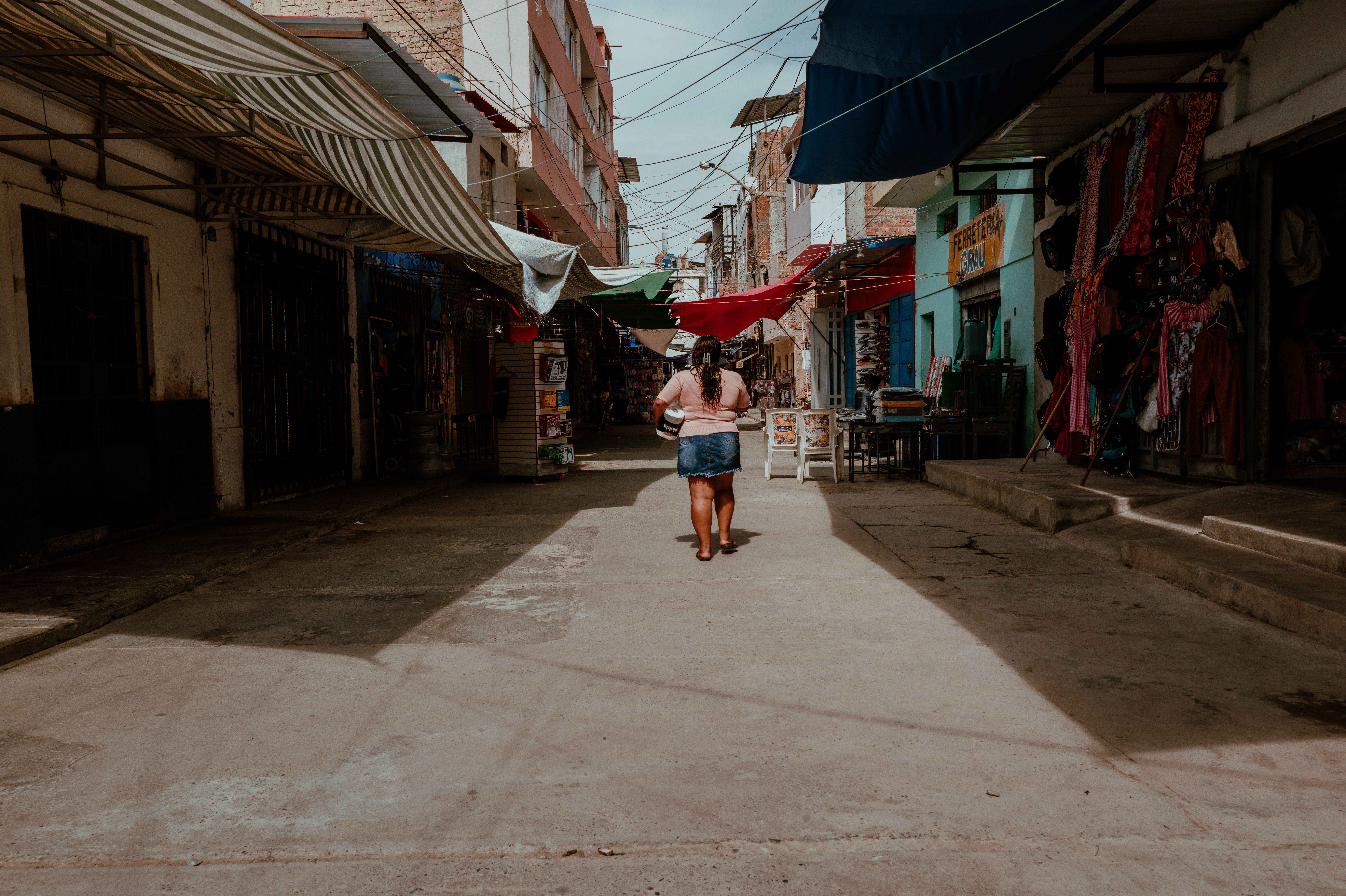 Pricing daily life at a local market